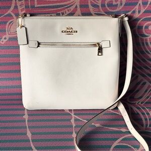 Coach Rowan File Bag / Crossbody with Gold Hardware